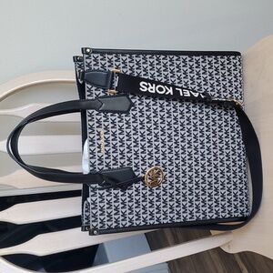 Michael Kors Tote